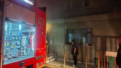 Bursa’da bir kıvılcım evi yaktı