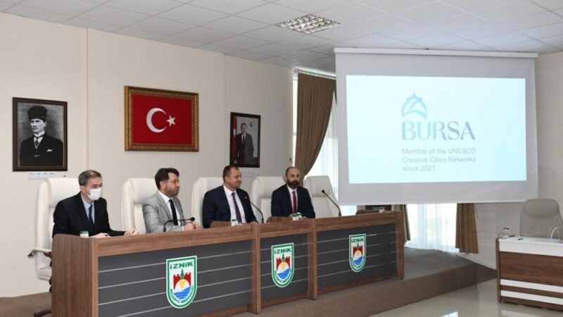 UNESCO’dan İznik’te önemli toplantı UNESCO'nun kültürel çeşitlilik ideallerini destekleyen UNESCO Şehirler Ağı'na 2021 yılında
