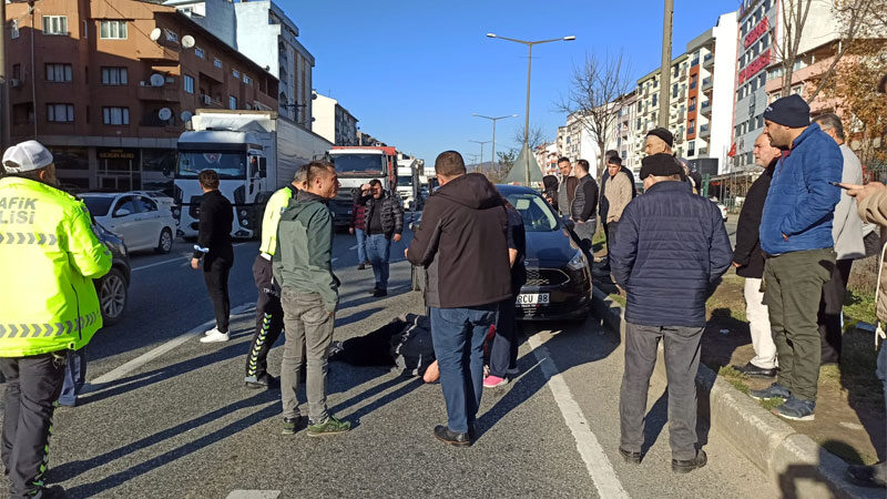 Bursa'da otomobilin çarptığı yaya ağır yaralandı.
