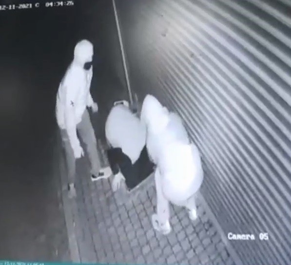 Bursa’da hırsızlar kameralara yakalandı!