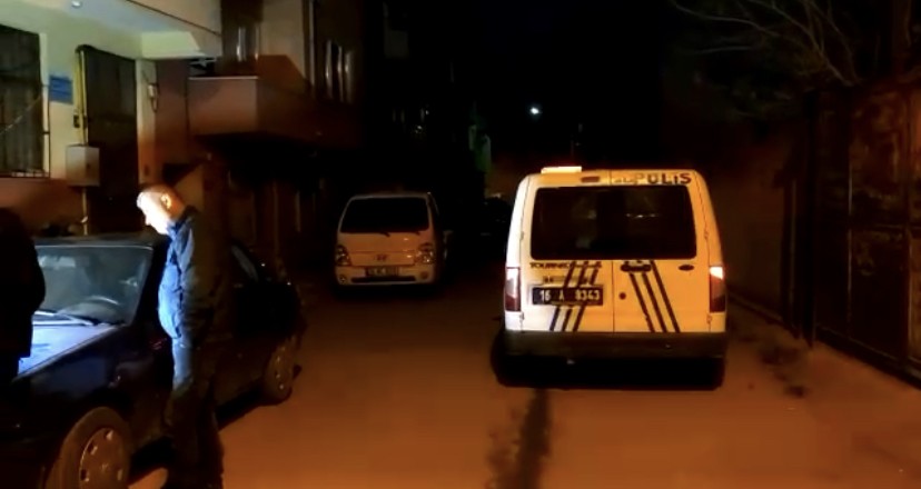 Bursa’da korkunç olay! Otomobile kurşun isabet etti