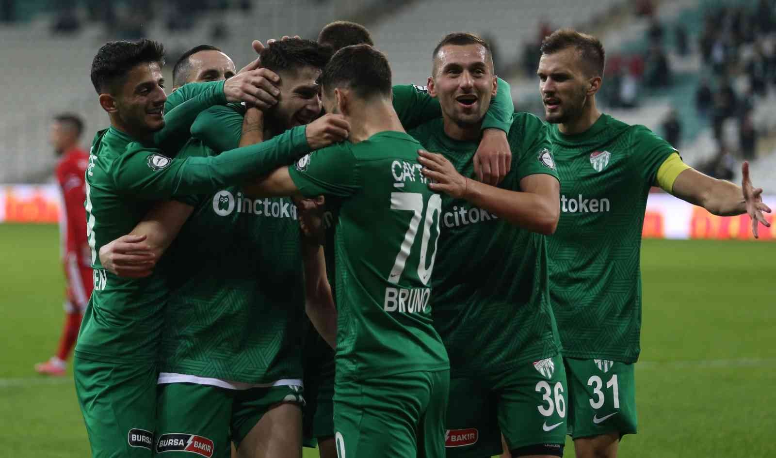 Bursaspor yeniden başlıyor! 2022’nin ilk maçı saat kaçta hangi kanalda?