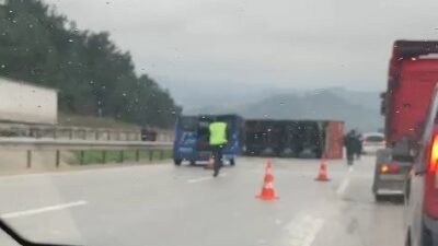 Bursa’ya yağmur yağdı, kazalar art arda geldi