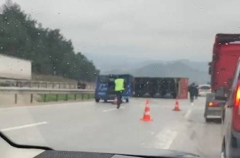 Bursa’ya yağmur yağdı, kazalar art arda geldi