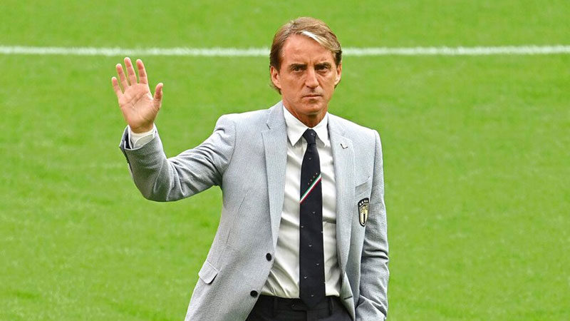 Bir dönem Galatasaray'ı da çalıştıran Roberto Mancini, Manchester United'ın teknik