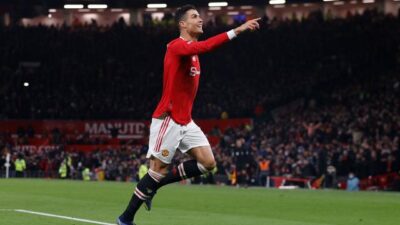 Ronaldo 800 gol barajını geçti