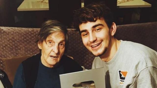 Fenomen Berkcan Güven’in anneannesi hayatını kaybetti Fenomen Berkcan Güven’in anneannesi hayatını kaybetti