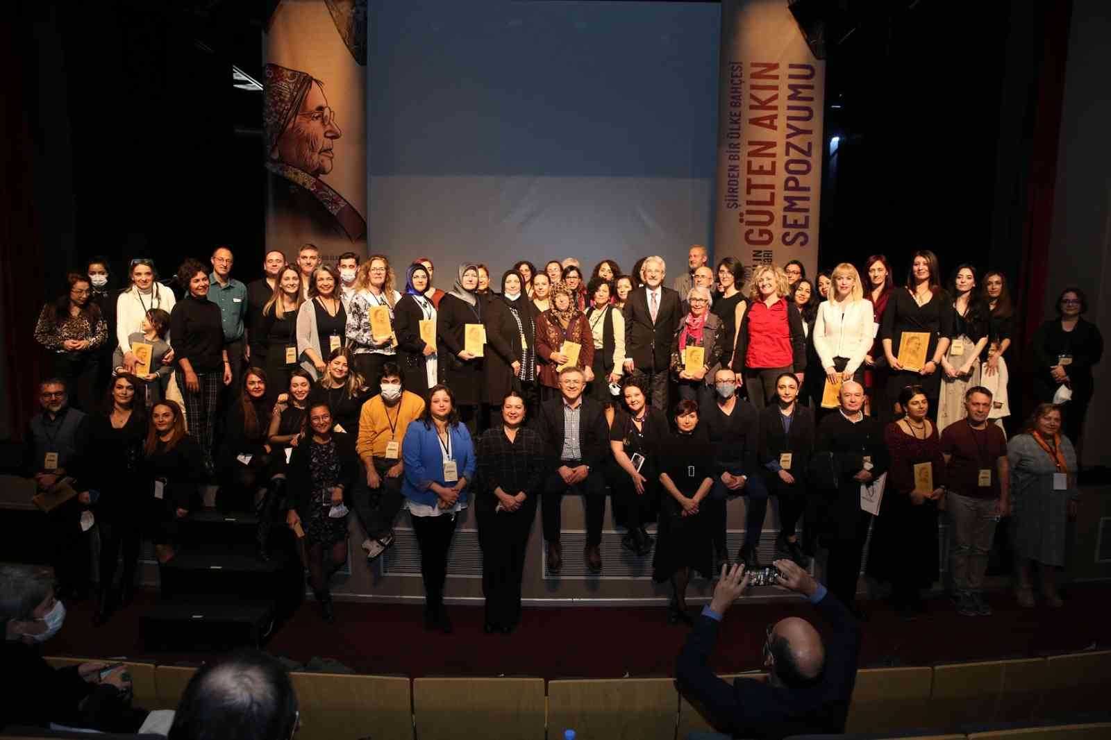 Nilüfer'de'Gülten Akın' sempozyumu sona erdi! 1 gulten akin etkinlikleri sempozyumla sona erdi 1bd66cc
