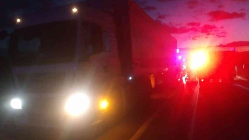 Bursa’da kaza! TIR ile otomobil çarpıştı Bursa’nın Karacabey ilçesinde, TIR ile çarpışan otomobilin sürücüsü yaralandı.