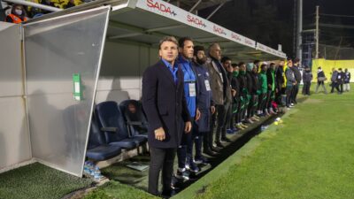 Bursaspor maçını kulübede değil tribünde izledi…