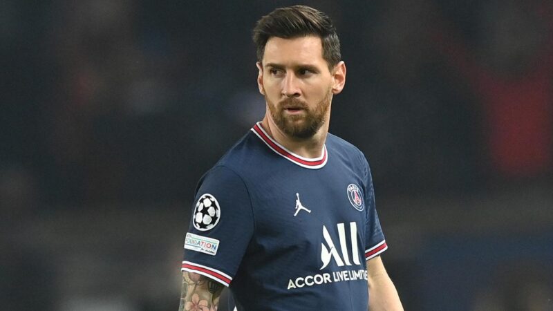 PSG, Lionel Messi'yi 2 hafta kadro dışı bıraktı. Karara gerekçe