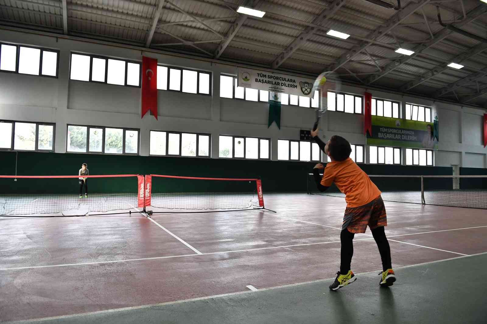 Bursalı minik raketler profesyonelleri aratmadı