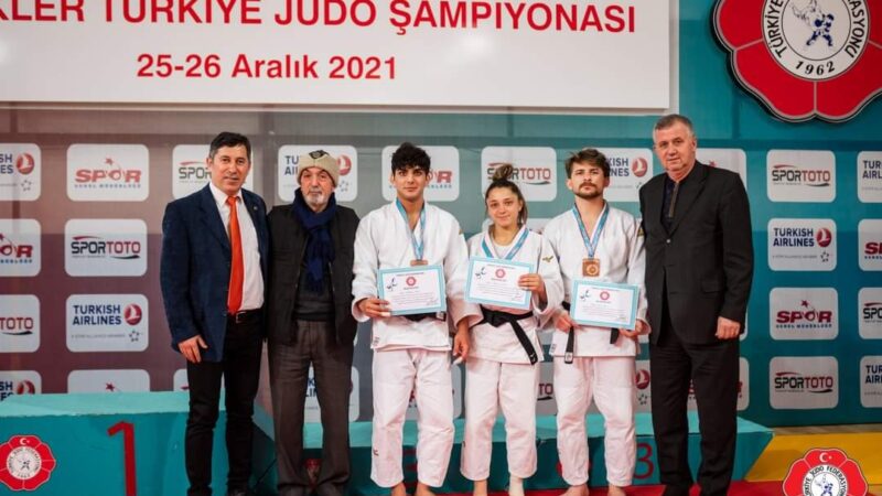 Osmangazi Belediyespor Judo Takımı sporcuları, Ankara’da düzenlenen Büyükler Türkiye Judo