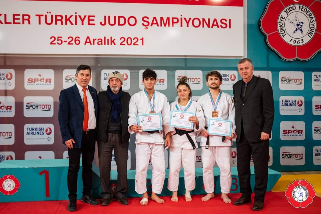 Osmangazili judoculardan bronz madalya Osmangazili judoculardan bronz madalya