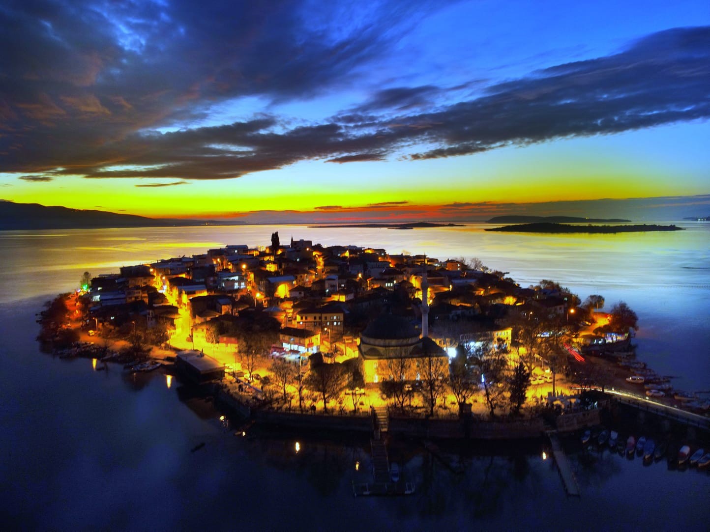 Bursa’nın küçük Venediğinde muhteşem gün batımı Bursa’nın küçük Venediğinde muhteşem gün batımı