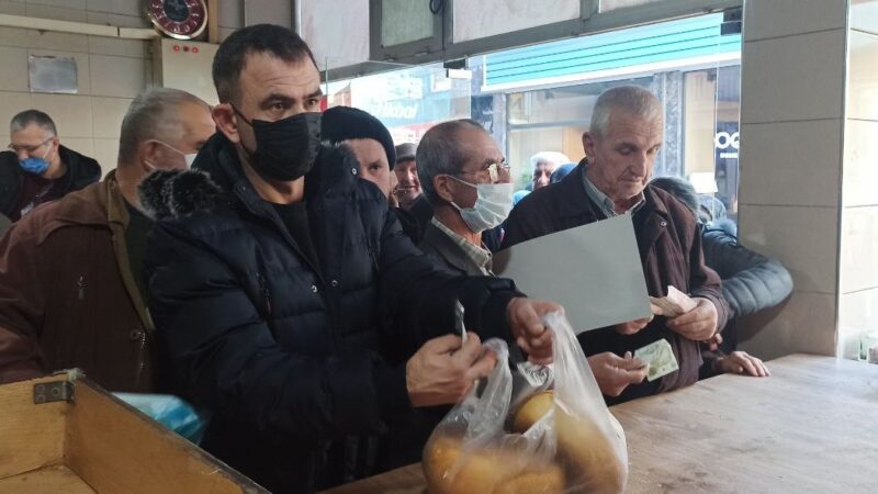 Bursa’da Türkiye’ye örnek olacak fırıncı…Bu fırına giren dua edip çıkıyor Türkiye dolardaki dengesiz artışı ve buna bağlı olarak pek çok