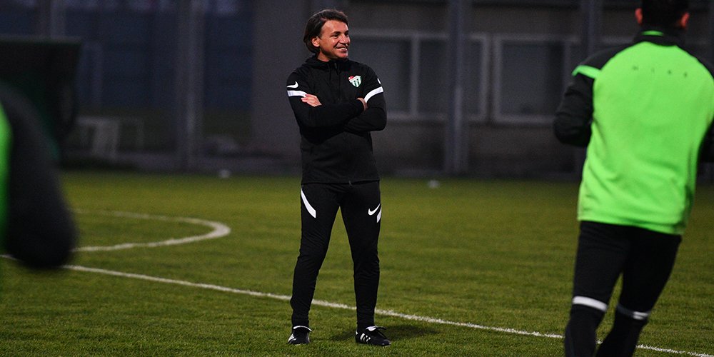 Bursaspor’da Tamer Tuna ilk antrenmanına çıktı Bursaspor’da Tamer Tuna ilk antrenmanına çıktı