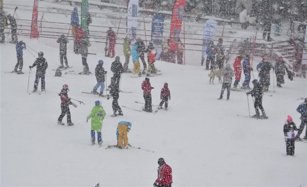Bursa’nın turizm merkezi yükünü aldı! Kar yağdı böyle oldu…