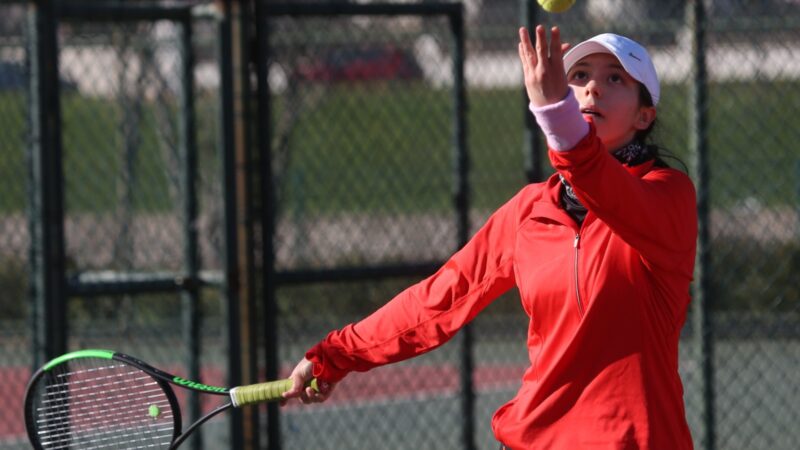 Büyükler Haftasonu Tenis Turnuvası Hüdavendigar Tenis Kortları'nda 120 sporcunun katılımıyla
