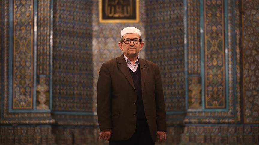 Ziyaretçilere makamlarıyla okuduğu ezanla tanınmıştı… Bursalı müezzinden acı haber