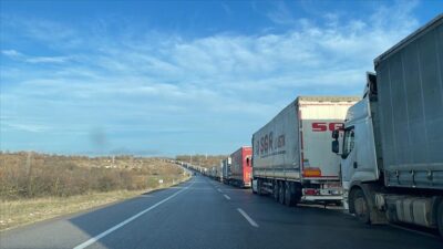 Hamzabeyli Sınır Kapısı’nda 20 kilometre TIR kuyruğu