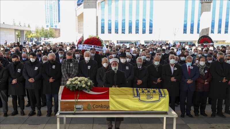 MKE Ankaragücü Kulübü eski başkanlarından Cemal Aydın'ın naaşı, Ankara'da toprağa