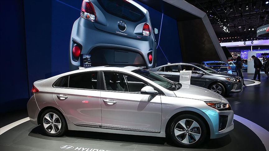 Dövizdeki düşüş sonrası bir gelişme daha! Markalar fiyatları düşürmeye başladı