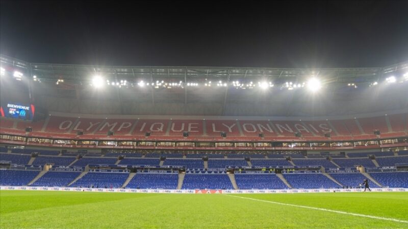 Fransa Birinci Futbol Ligi'nde (Ligue 1) Olimpik Lyon ile Olimpik