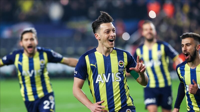 Spor Toto Süper Lig'in ilk yarısını 32 puanla 4. sırada