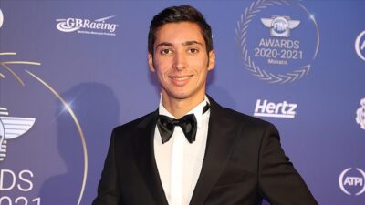 Toprak Razgatlıoğlu ödülünü Monako’da aldı