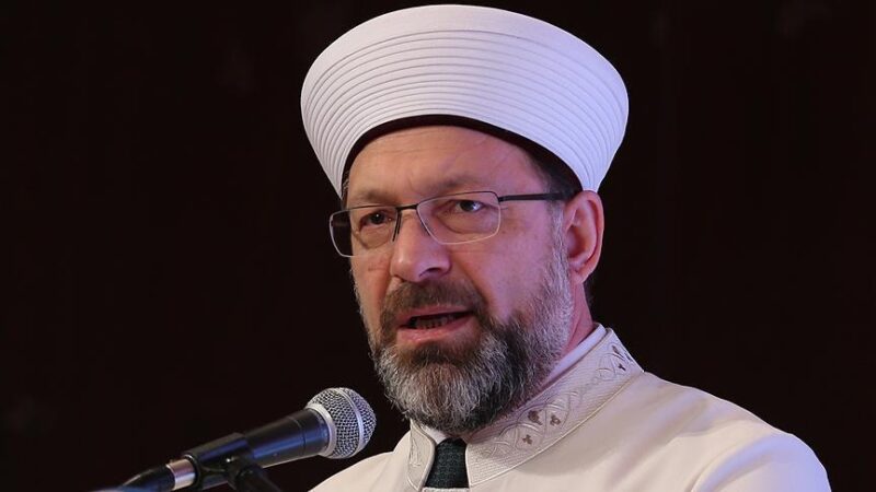 Diyanet İşleri Başkanı Ali Erbaş, Bursa'daki tarihi Ulu Cami'de hutbe
