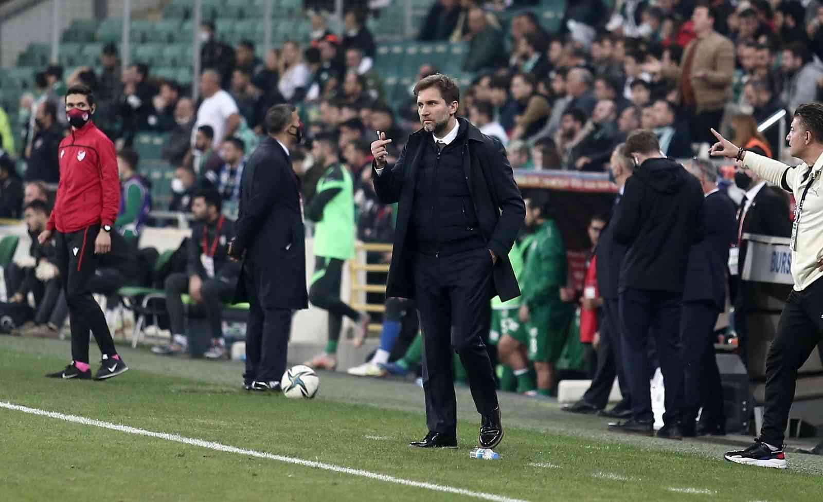 Manisa FK Teknik Direktörü Turgay Altay’dan açıklama Manisa FK Teknik Direktörü Turgay Altay’dan açıklama