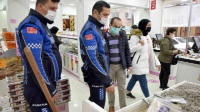 Mustafakemalpaşa’da zabıtadan market zincirlerine denetim