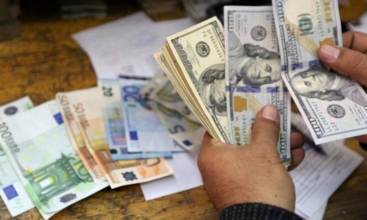 Döviz mevduatlarında hızlı düşüş