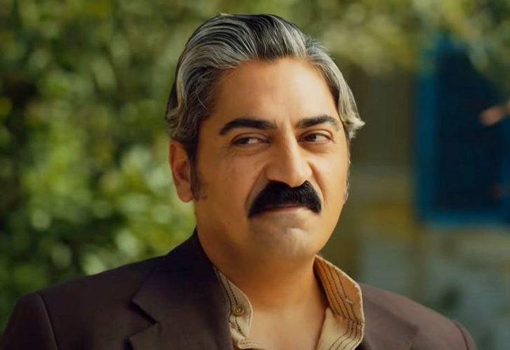 Ünlü oyuncunun öğretmen eşi güzelliğiyle hayran bıraktı!