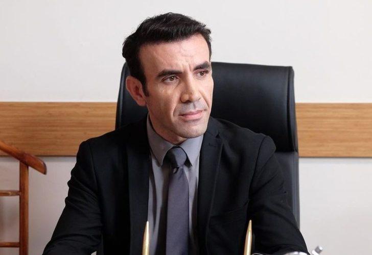 14 yaş küçük sevgilisiyle aşk pozunu paylaştı!