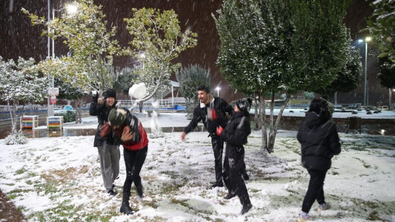 Antalya’da 29 yıl sonra yoğun kar yağışı