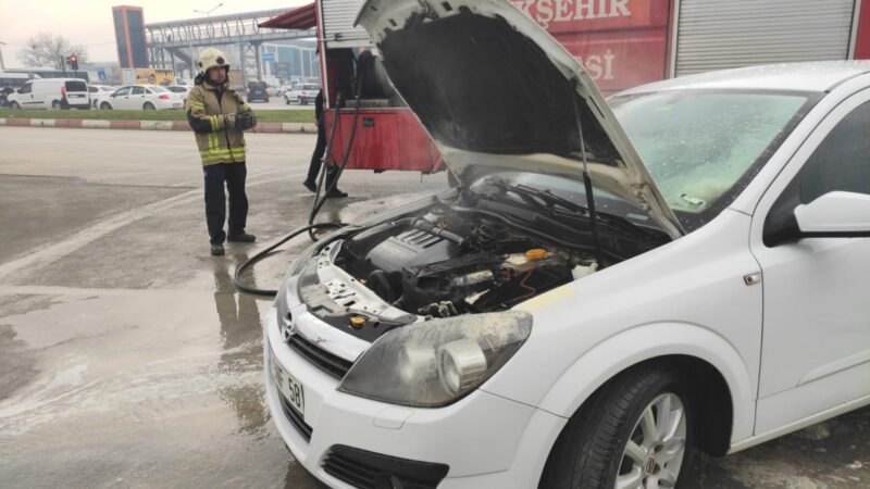 Bursa’nın İnegöl ilçesinde iki farklı noktada meydana gelen araç yangını