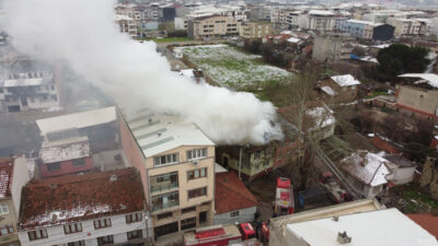 Bursa’da yangın! 2 bina kullanılamaz hale geldi