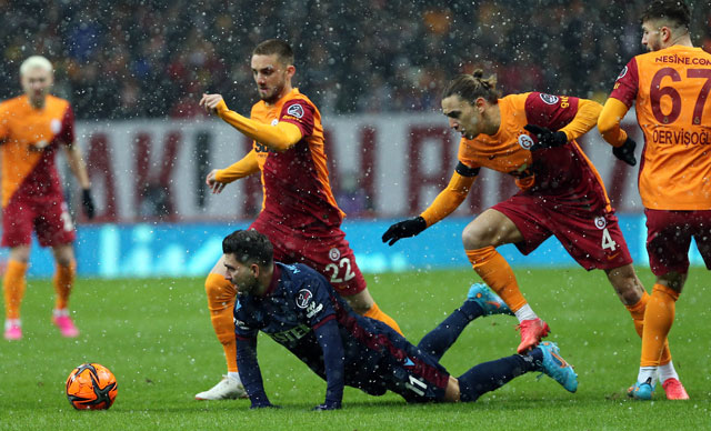 Galatasaray komadan çıkamıyor Galatasaray komadan çıkamıyor