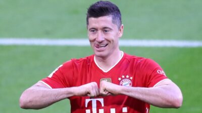Lewandowski fark attı