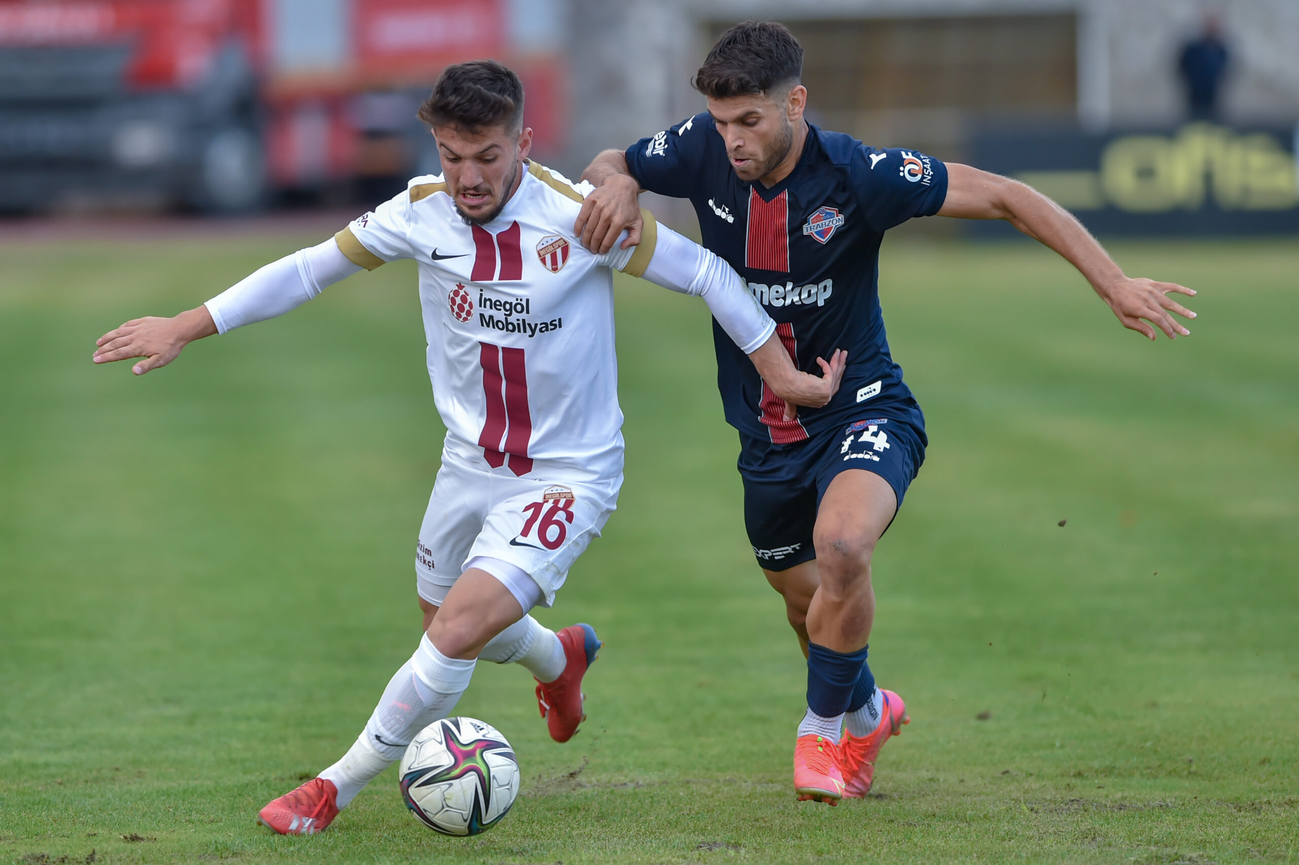 2. Lig’deki Bursa ekibinden Süper Lig’e transfer oldu 2. Lig’deki Bursa ekibinden Süper Lig’e transfer oldu