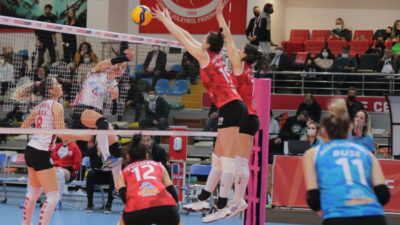 Bursa ekibi Bolu Belediyespor'u yenerek iki maç sonra güldü.