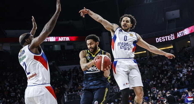 Derbide zafer Anadolu Efes’in