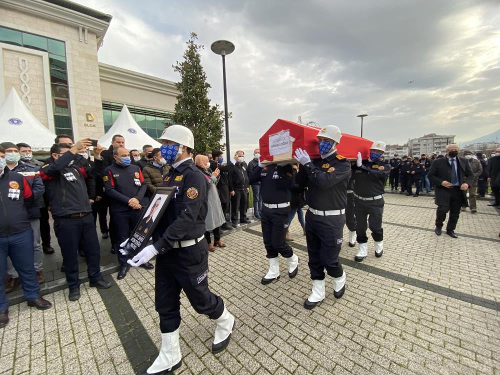 Bursa’da görev şehidi 4 itfaiye personeline gözyaşlarıyla veda