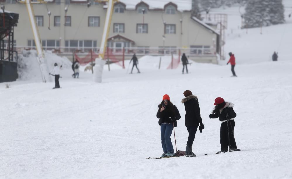 İstanbul’da kara hasret kalanlar Uludağ’a koştu