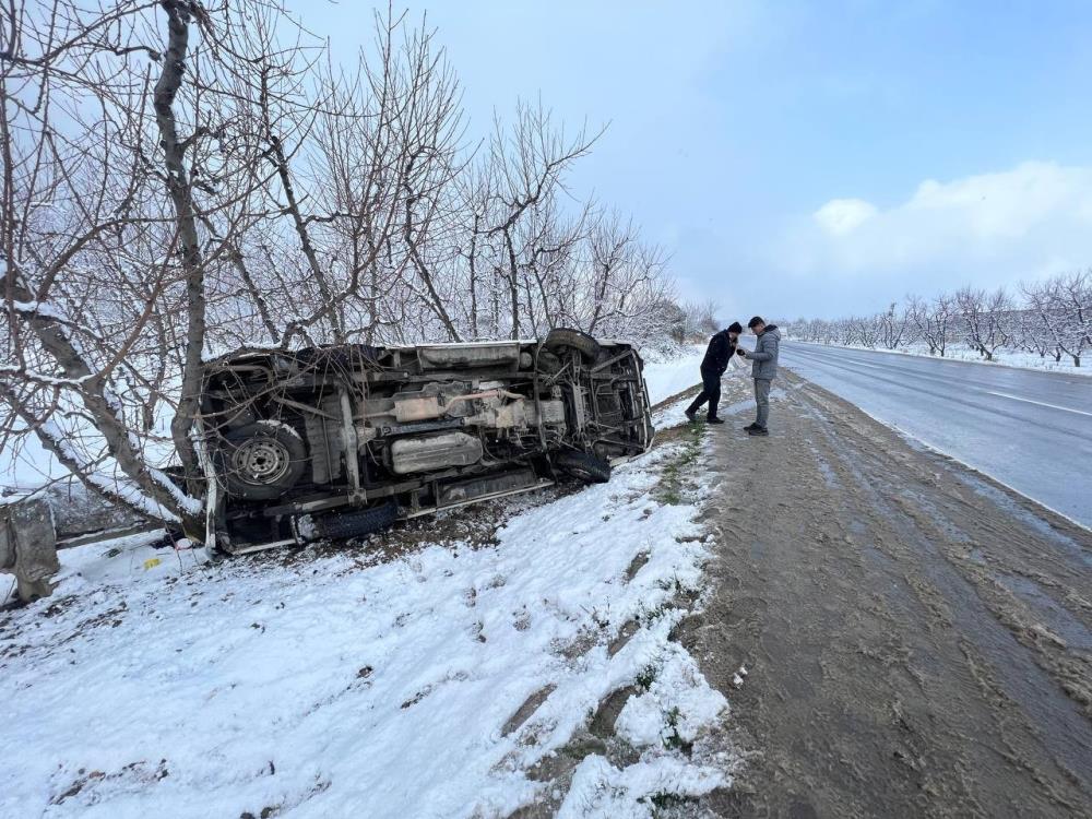 Bursa’da feci kaza! Burnu bile kanamadı