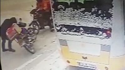 Bursa’da karda düşen kuryenin zor anları