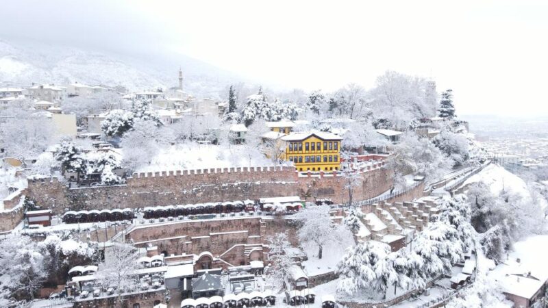 Karlar altındaki Bursa’dan muhteşem görüntüler