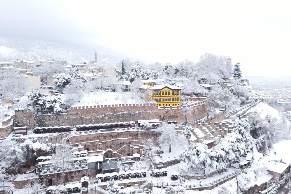 Karlar altındaki Bursa’dan muhteşem görüntüler